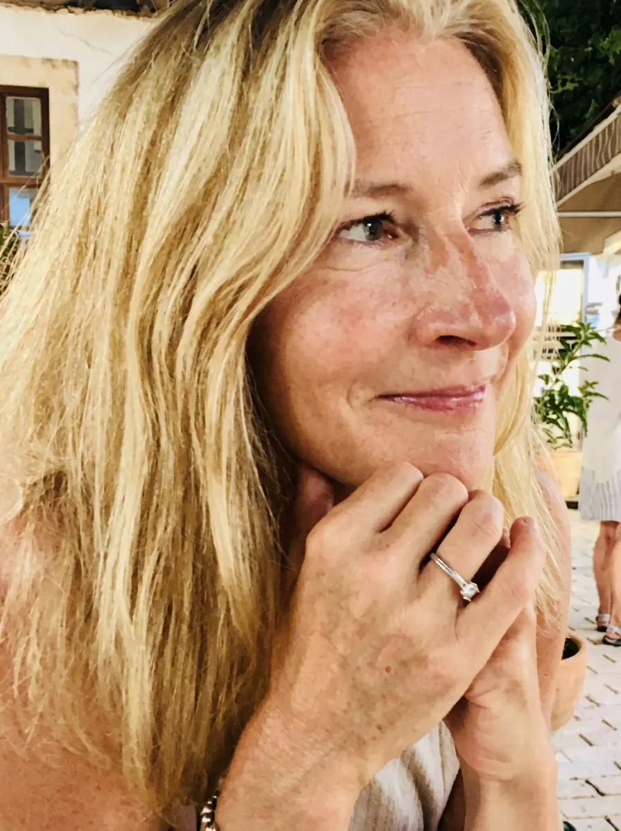 Portrait of Debra Buhring Llapaj